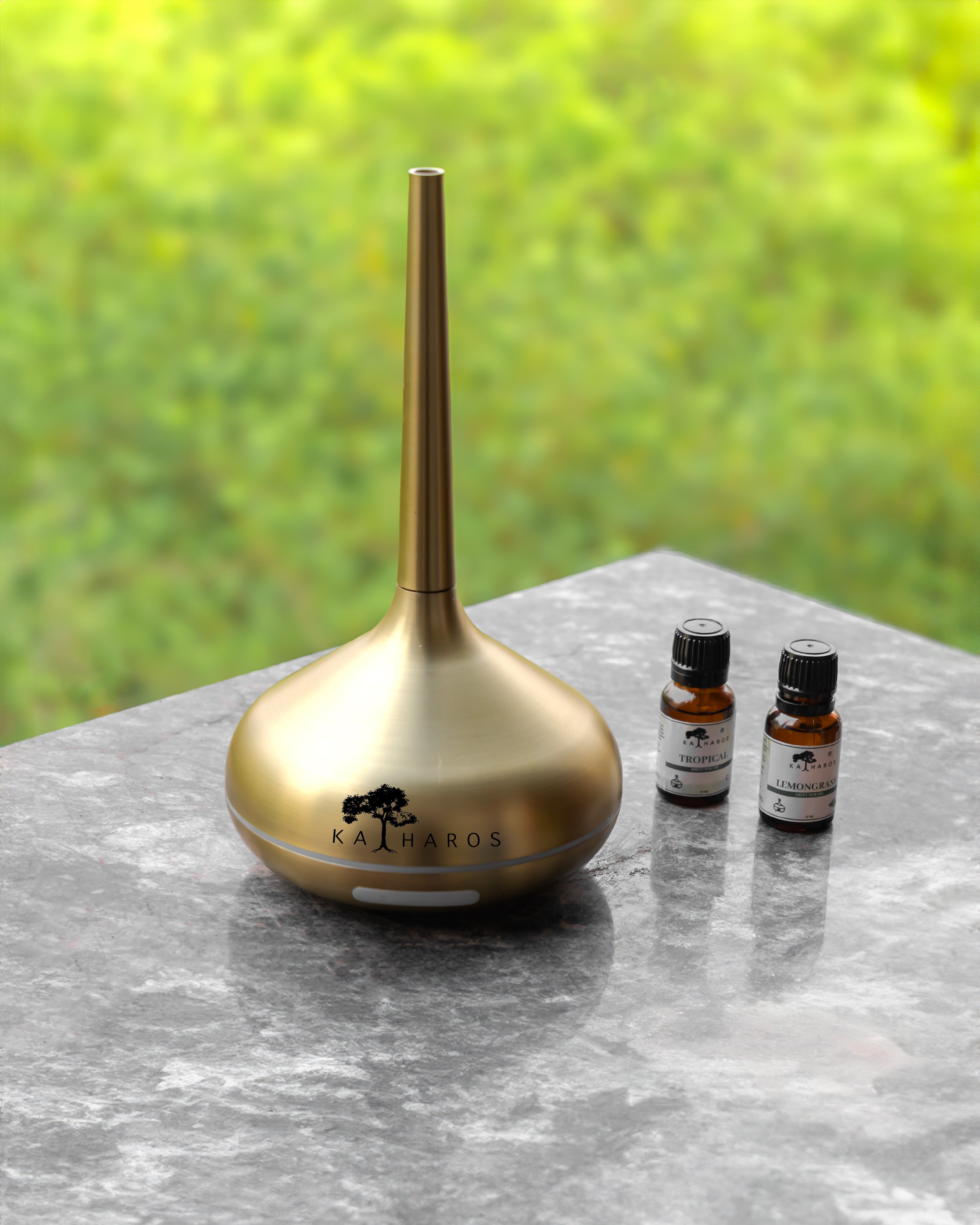 Katharos luxury golden finish humidifier + 2x complimentary fragrance oils 15 mL each